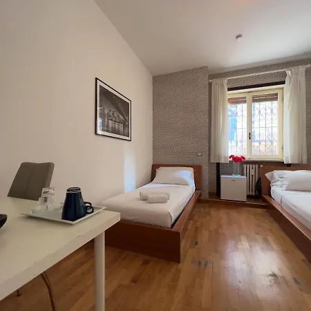 Bed & Breakfast Appartme Seveso 40 *